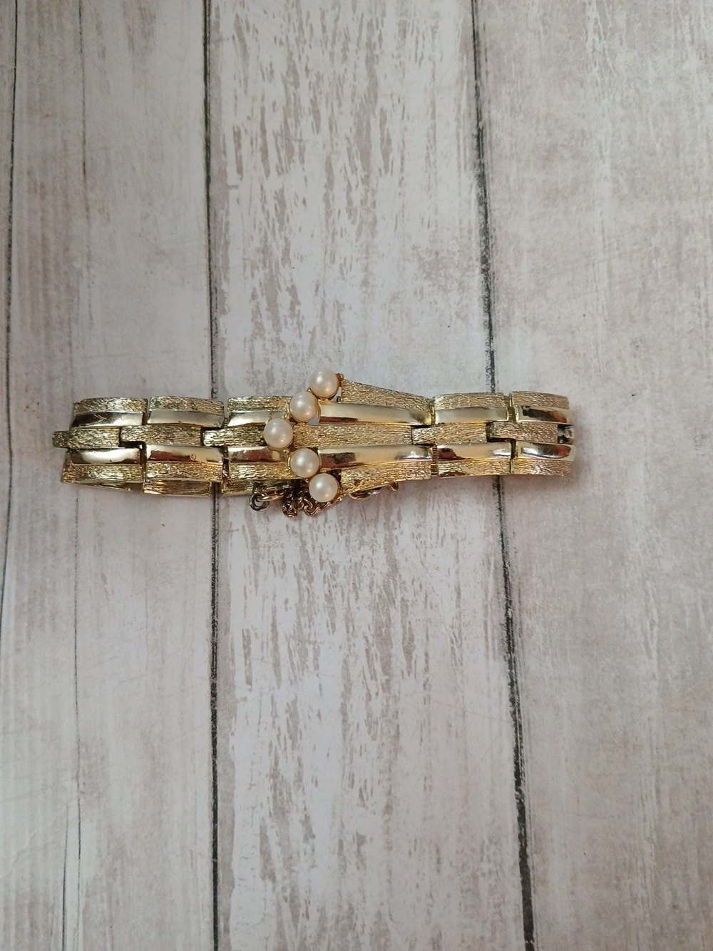 Vintage Pegasus Coro Gold-Tone Bracelet with Pearl Accents - Picture 3 of 7
